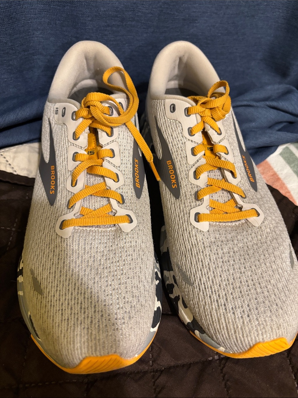Brooks Athletic Running Shoes in Light Gray with Gold Accents Size 12 women’s